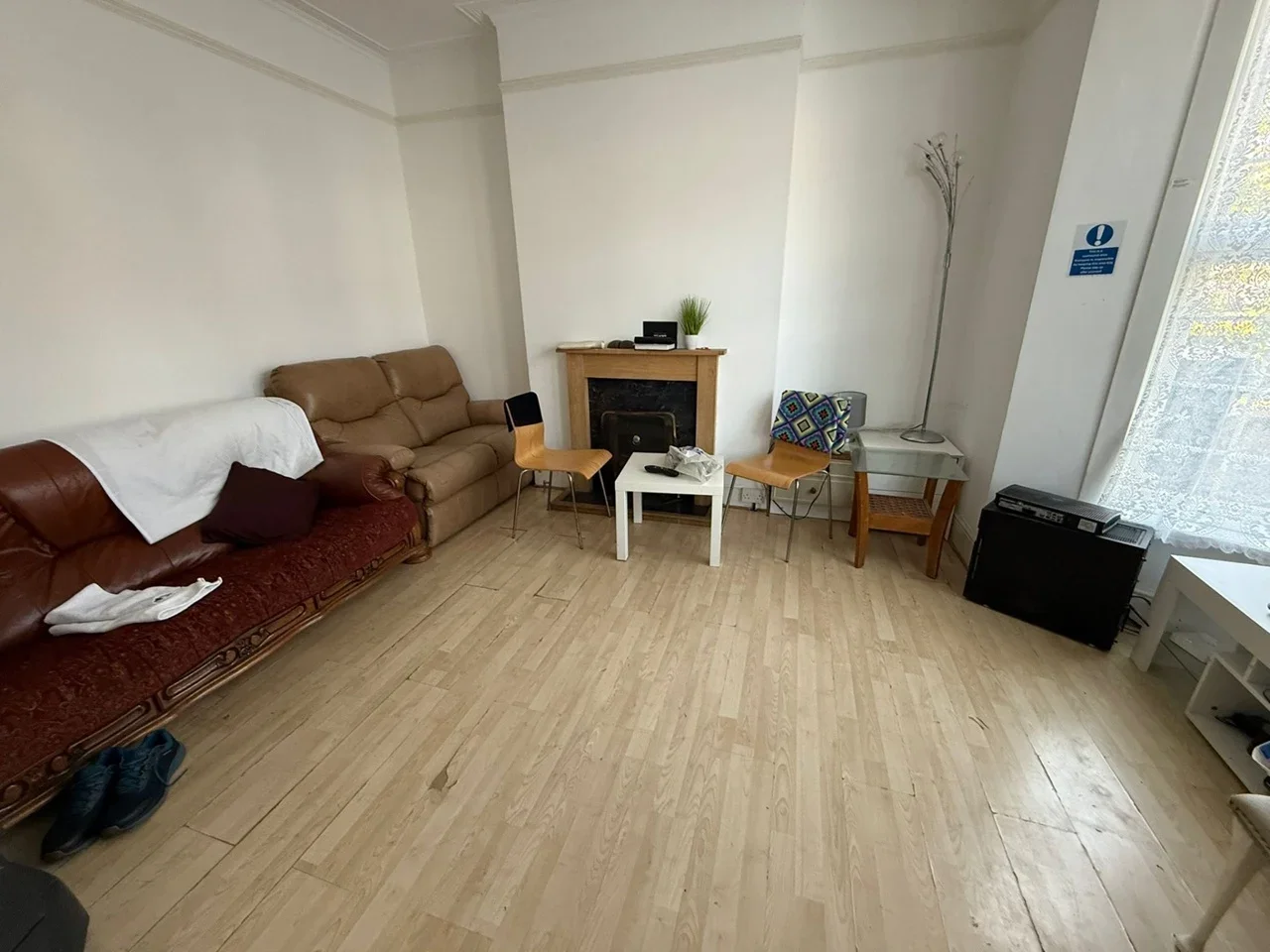Room Grosvenor Road in Greater London