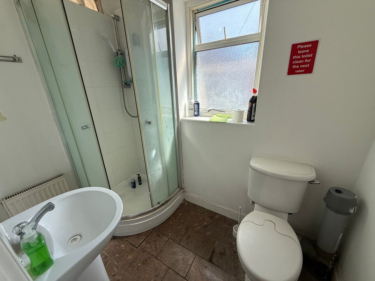Room Grosvenor Road in Greater London