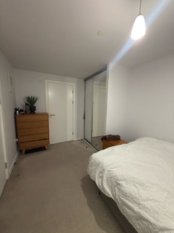 Room Ingram Row in Leeds