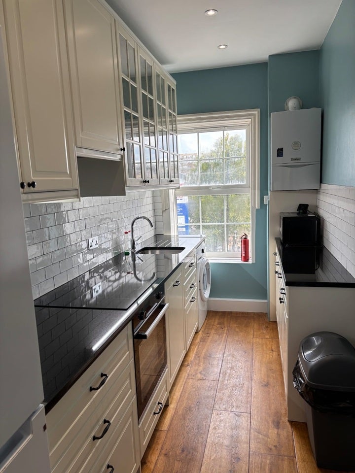 Flat Dunton Road in Greater London