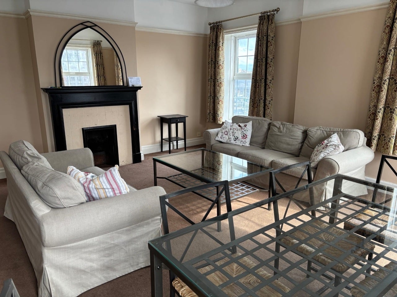 Flat Dunton Road in Greater London