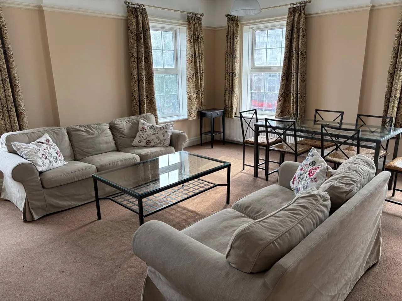Flat Dunton Road in Greater London