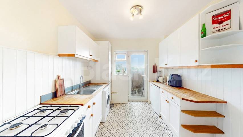 Flat Iverson Road in Greater London