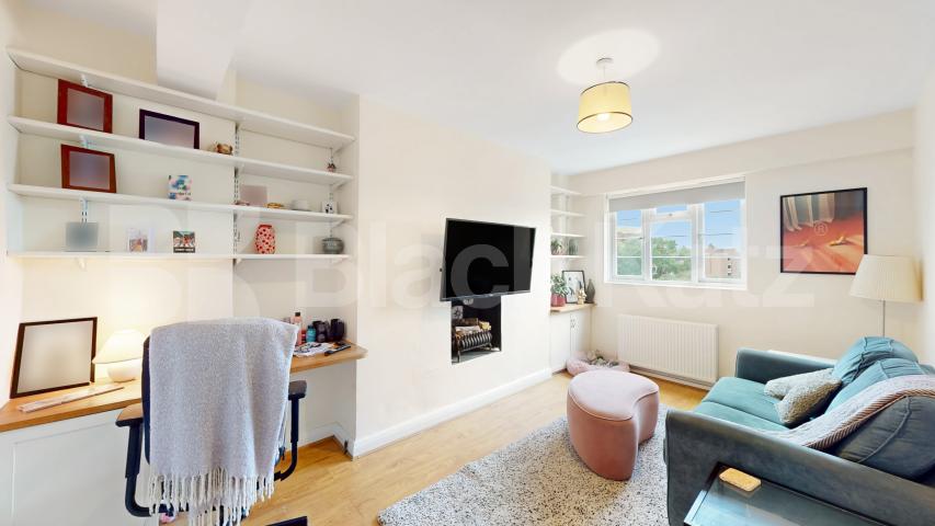 Flat Iverson Road in Greater London