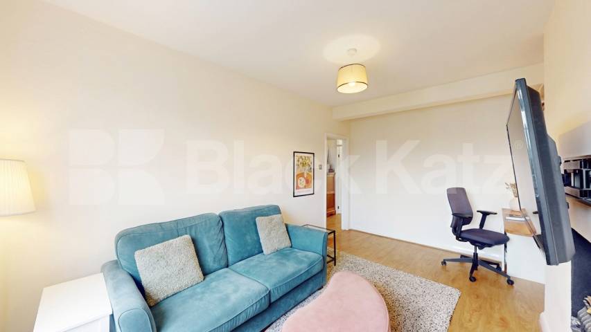 Flat Iverson Road in Greater London