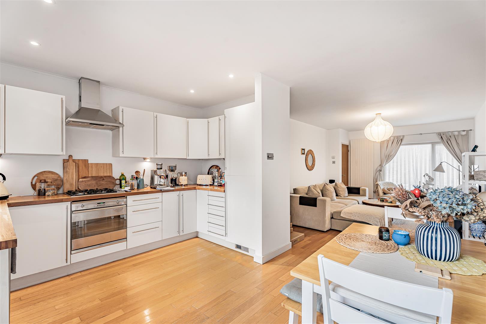 House Cowper Road in Greater London