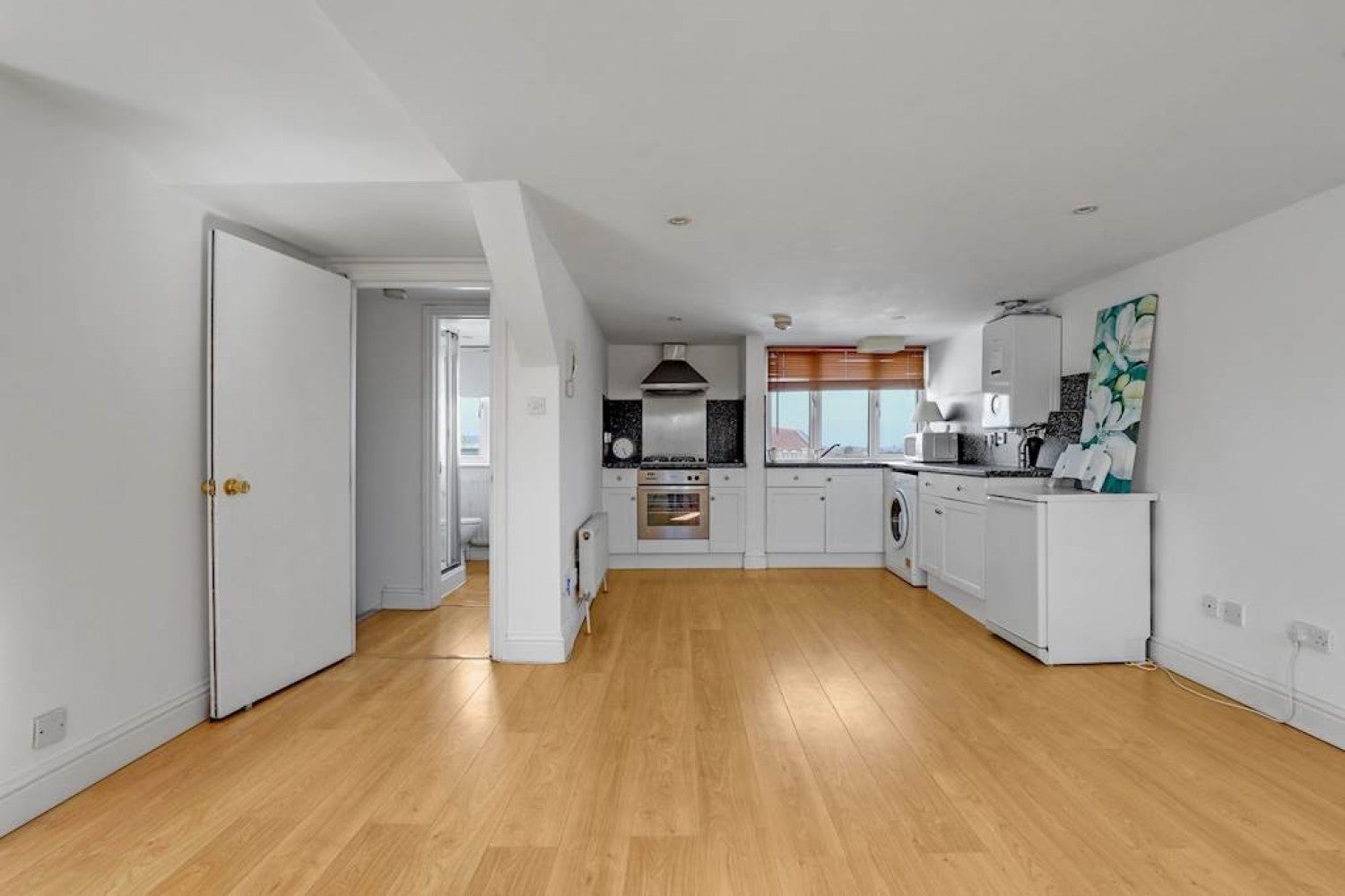 Flat Lower Addiscombe Road in Greater London