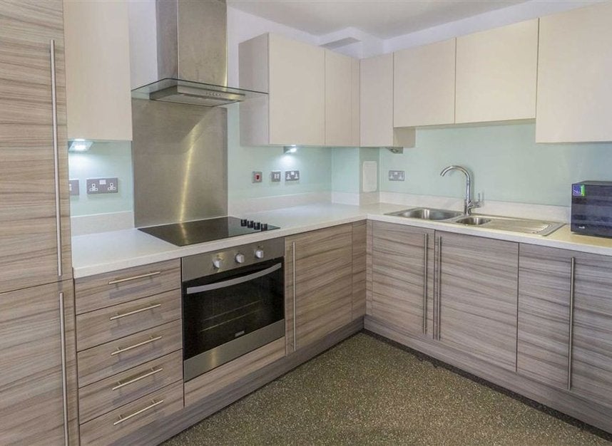 Flat Jamaica Road in Greater London