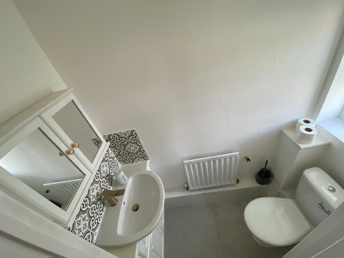 House Sandpiper Drive in Greater London