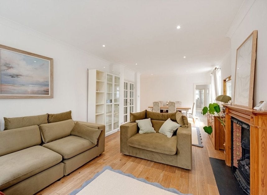 Flat Aylmer Road in Greater London