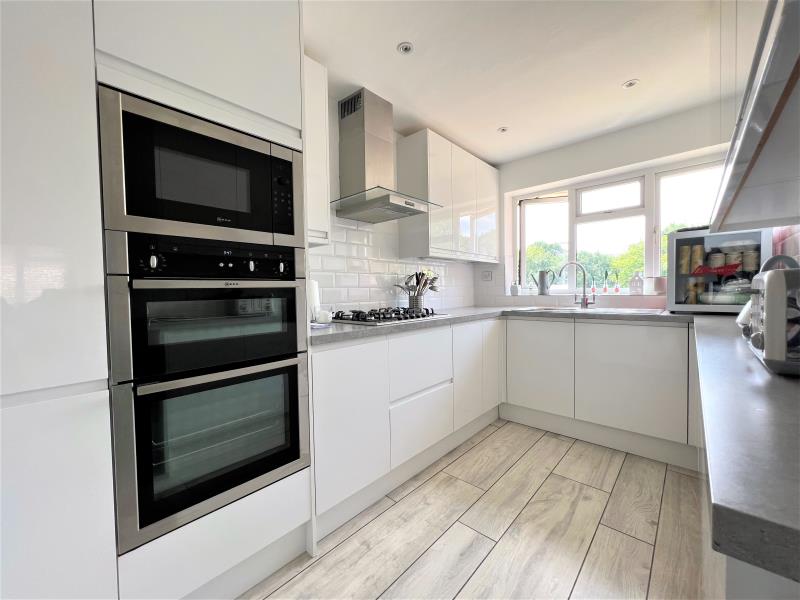 Flat Dawson Road in Woking