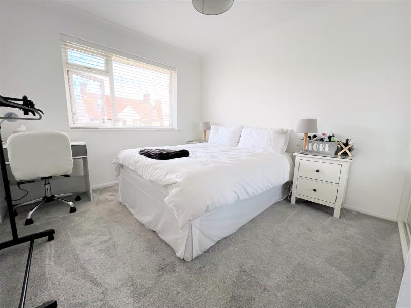 Flat Dawson Road in Woking