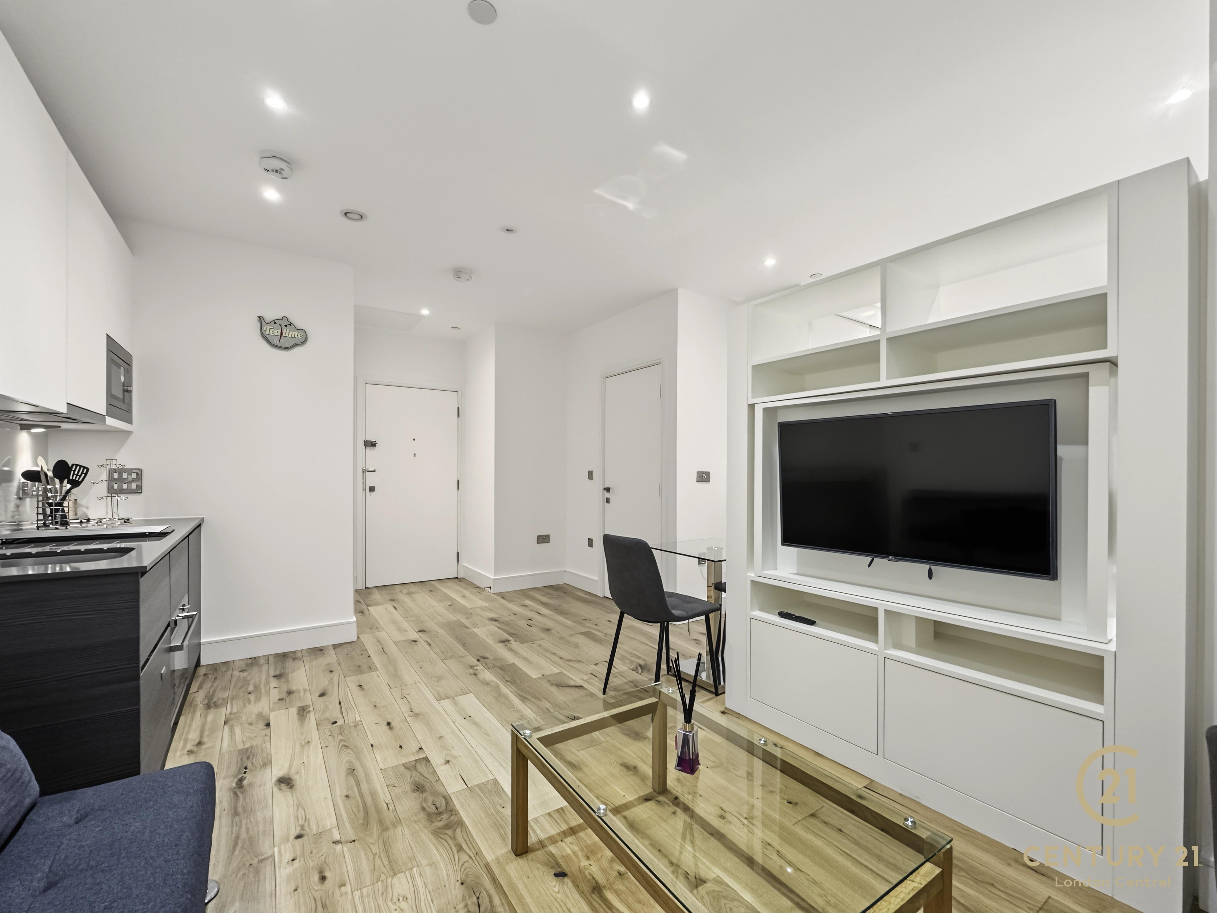 Flat Staines Road in Greater London