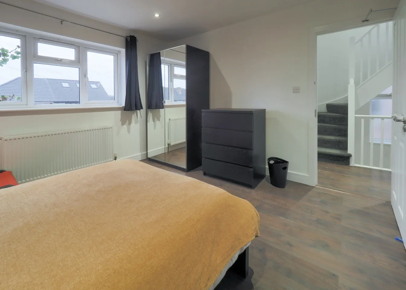 Room Sandymount Avenue in Greater London