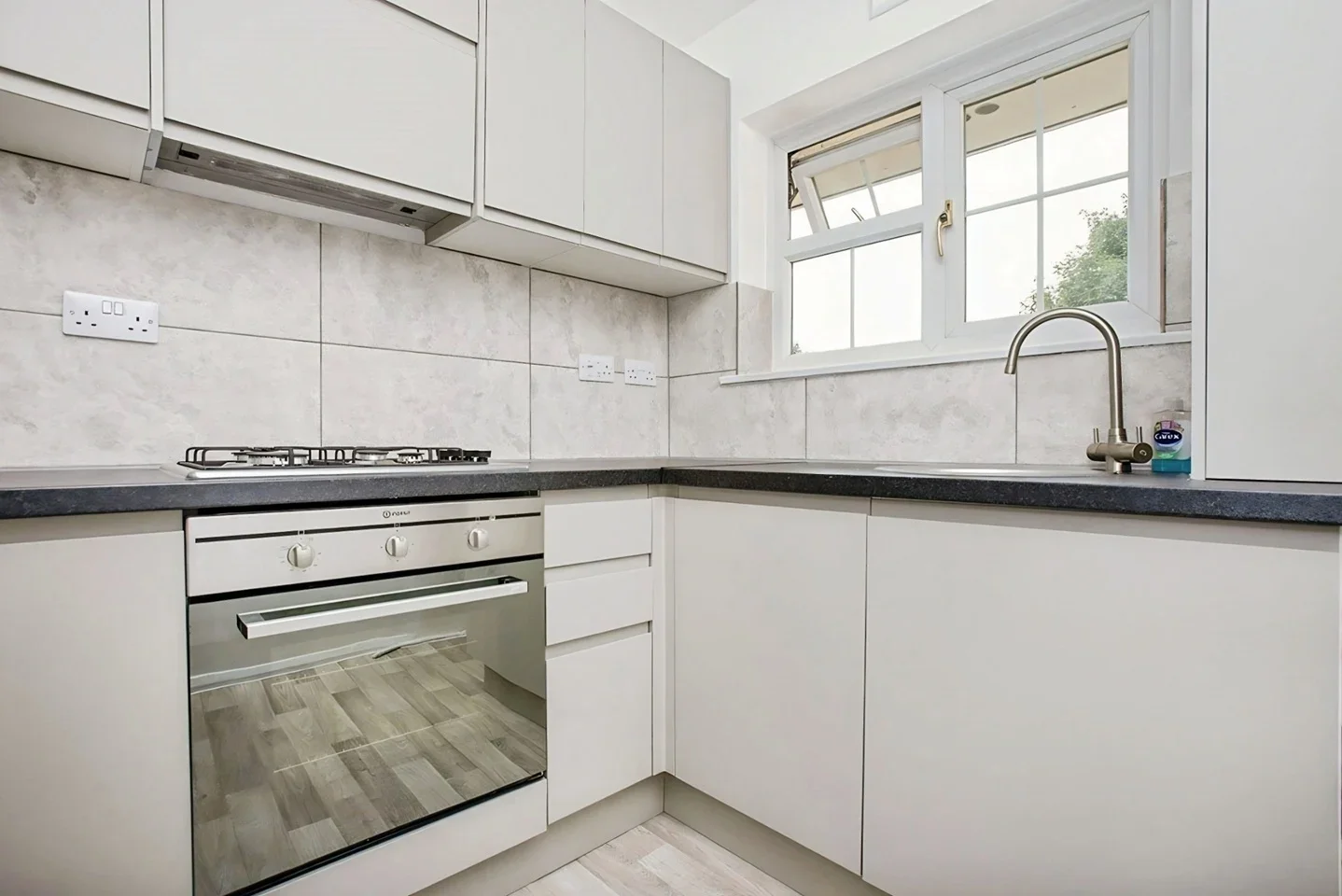 Flat Marian Court in Greater London
