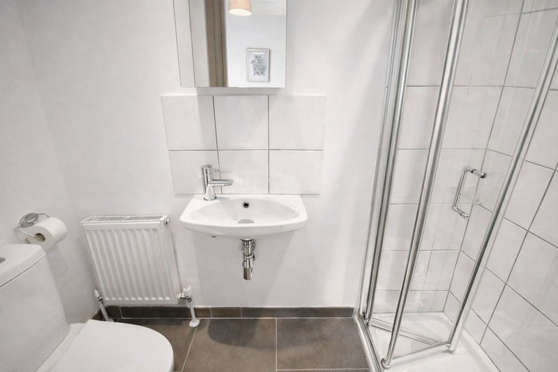 Room Tollington Way in Greater London
