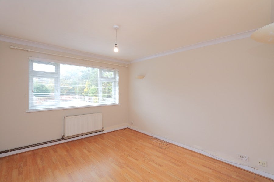 Flat Lovelace Gardens in Greater London