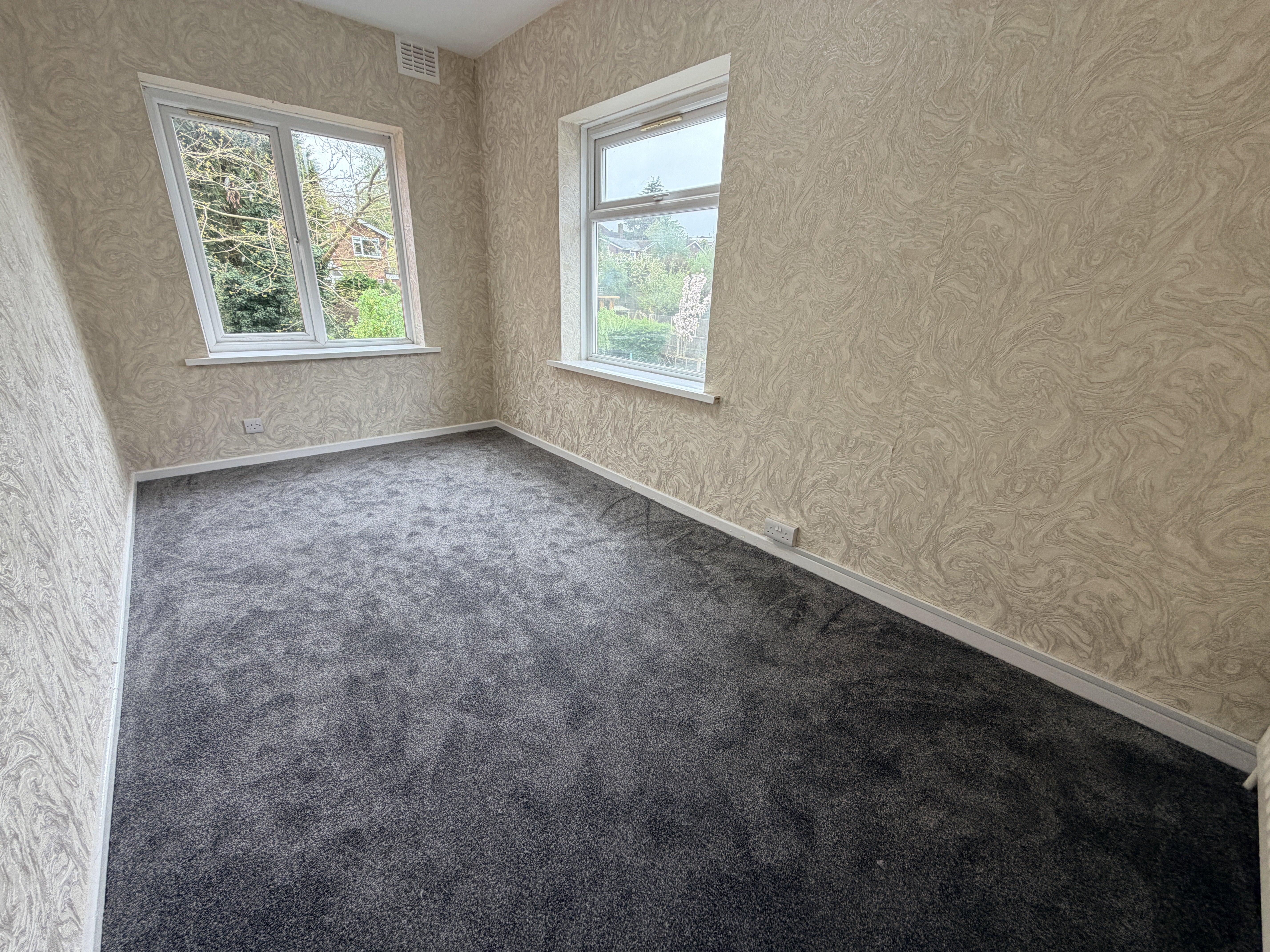 Flat Curborough Road in Lichfield