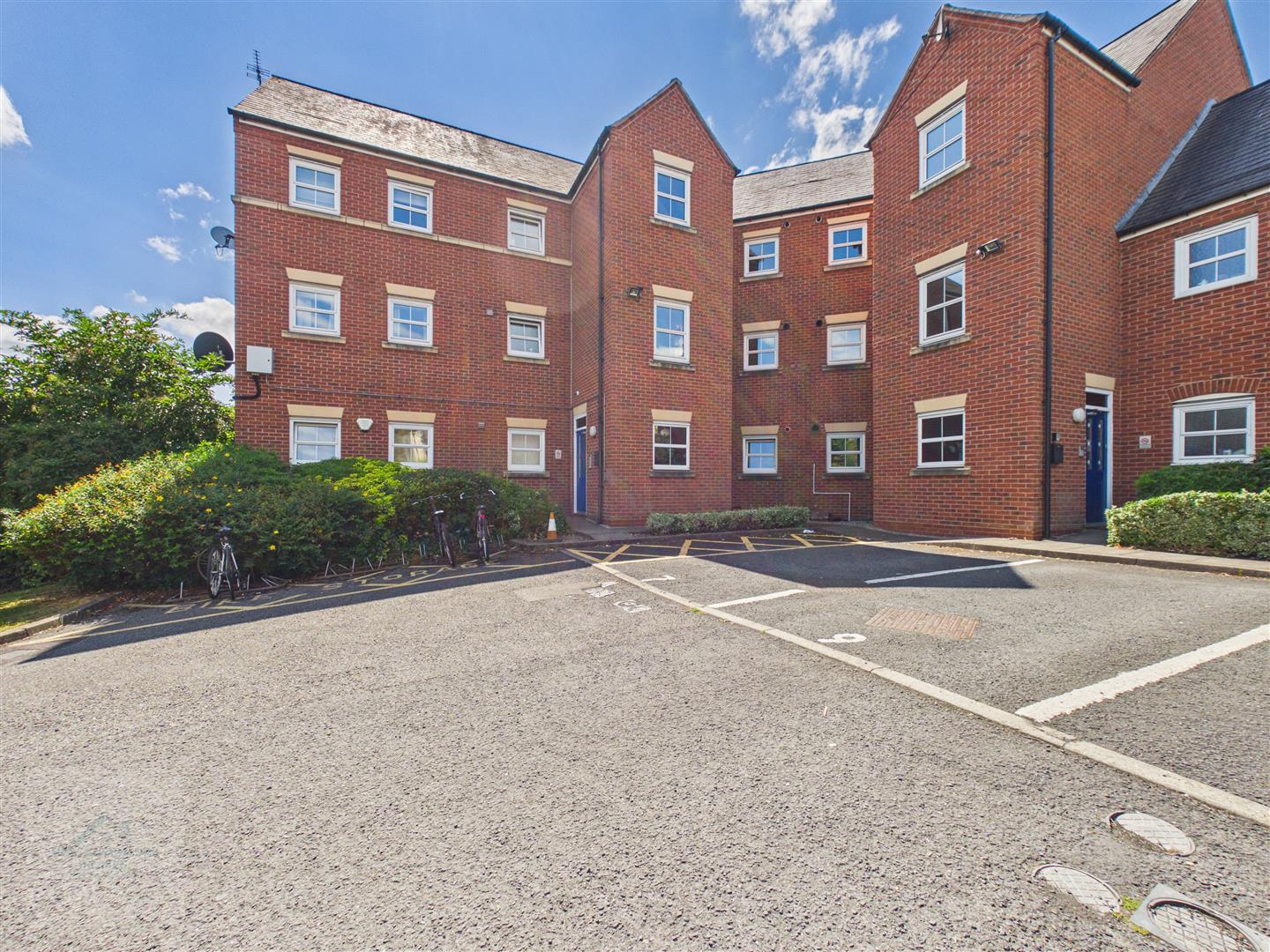 Flat Webbs Court in Northwich