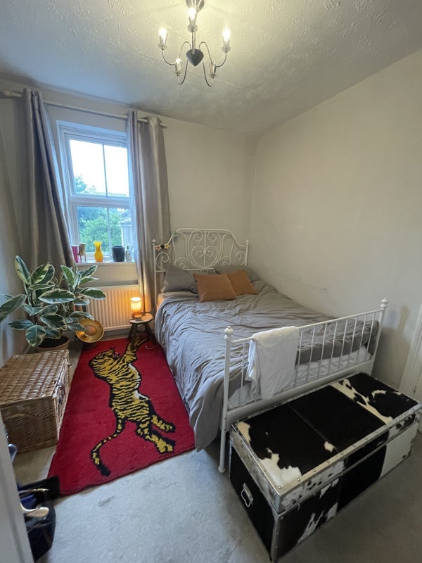 House Strahan Road in Greater London