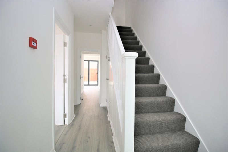 Room Sherwood Avenue in Greater London