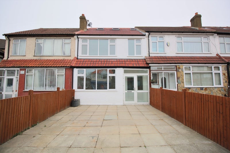 Room Sherwood Avenue in Greater London