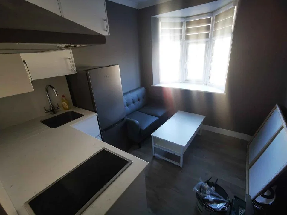 Flat Kenerne Drive in Greater London