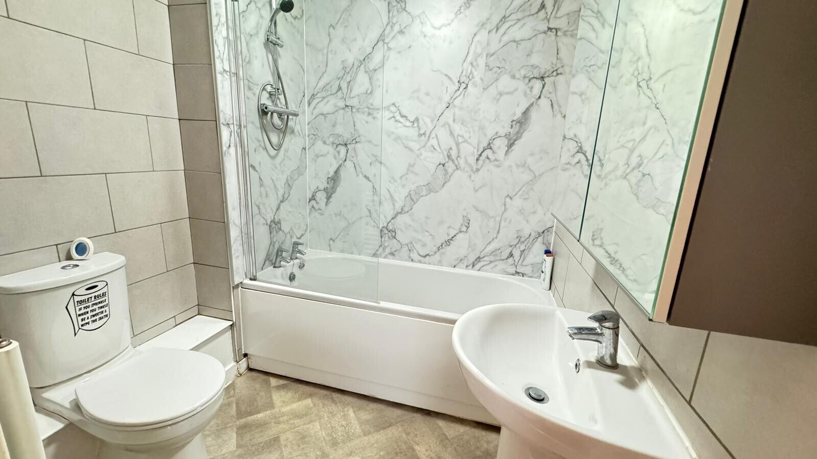 Flat Sweetman Place in Bristol