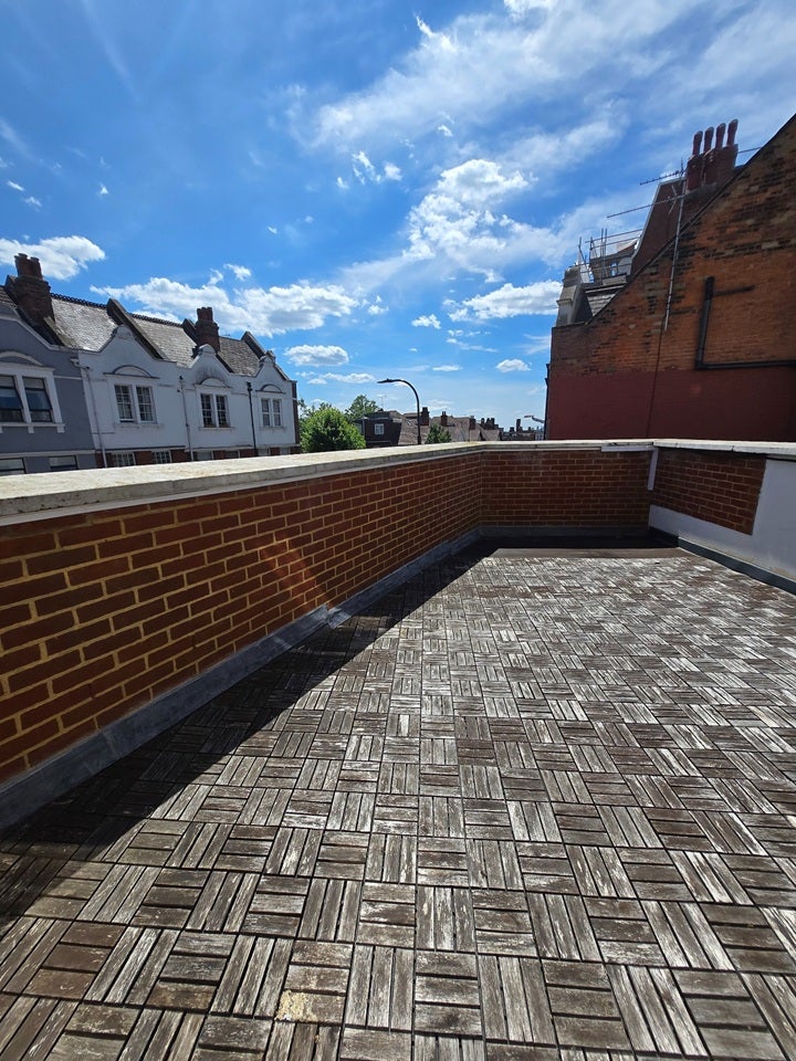 Flat Finchley Road in Greater London