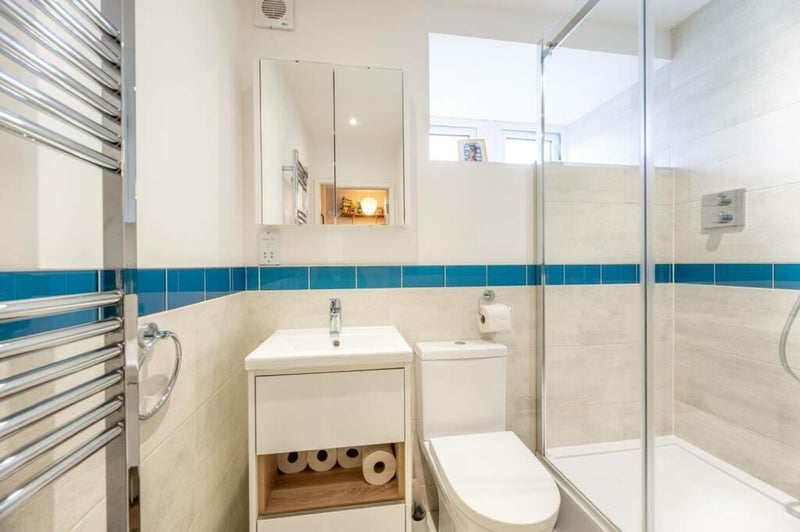 Room Holland Road in Greater London