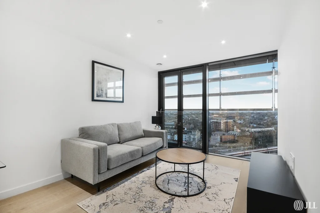 Flat City North Place in Greater London