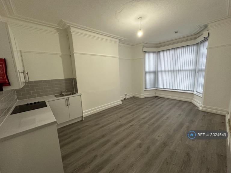 Flat Mexborough Avenue in Leeds