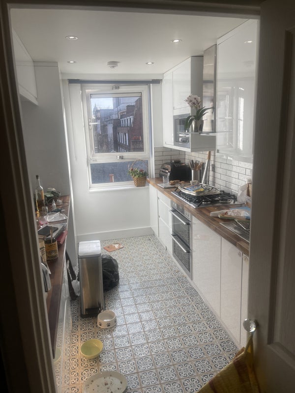 Room Devonshire Court in Greater London
