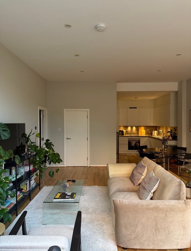 Room Shacklewell Lane in Greater London