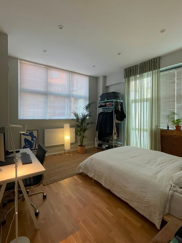 Room Shacklewell Lane in Greater London