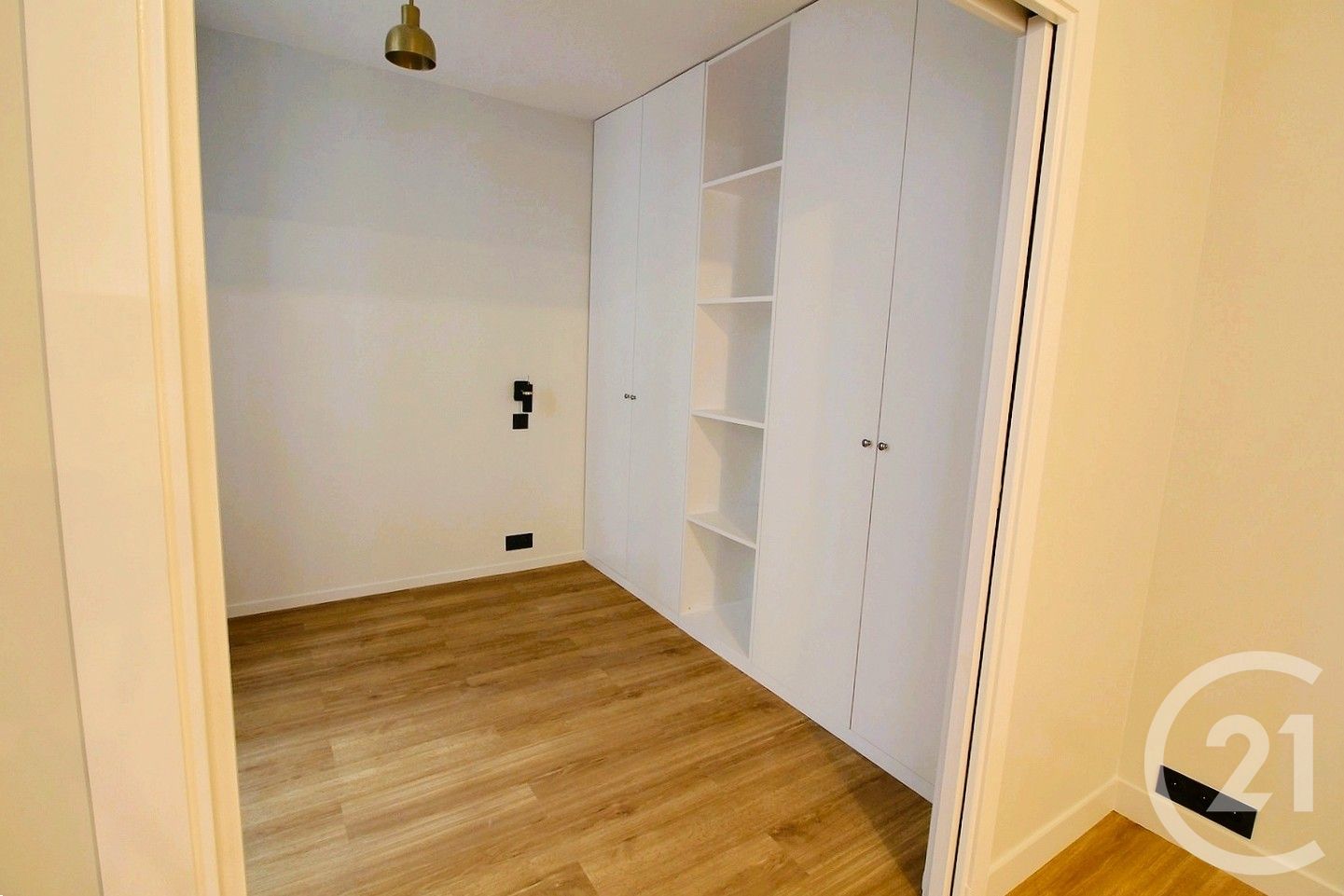 Flat Rue Anatole France in Levallois-Perret