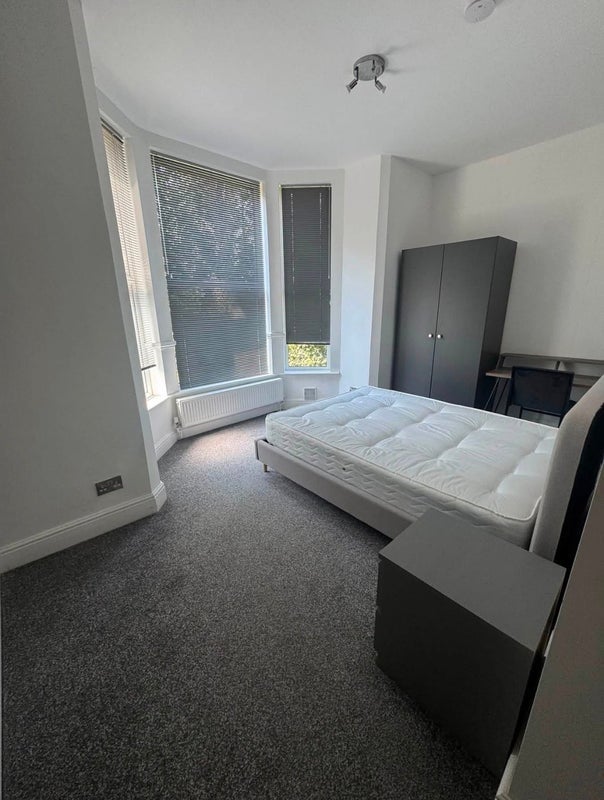 Room Mansfield Road in Nottingham