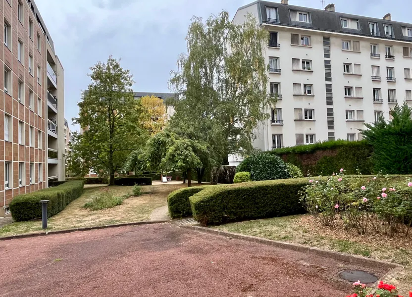 Flat Rue Champ Lagarde in Versailles