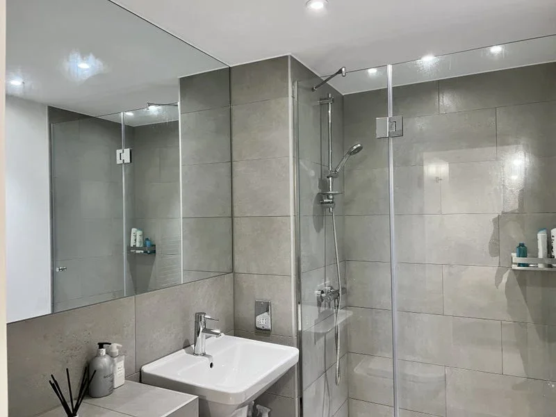 Flat Hawthorne Crescent in Greater London