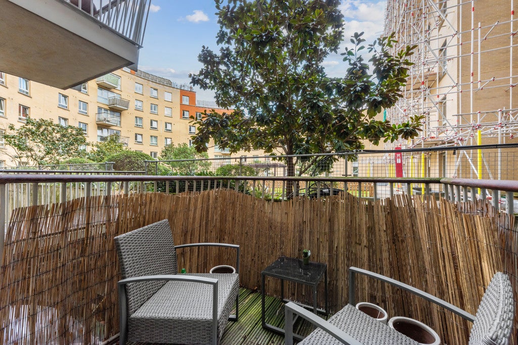 Flat Eden Grove in Greater London