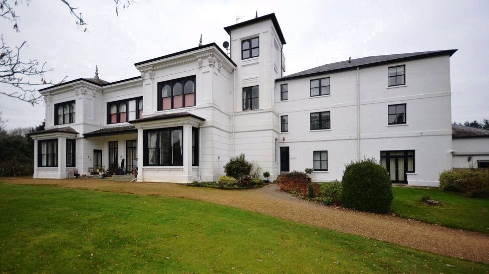 Flat New Wokingham Road in Buckler's Park