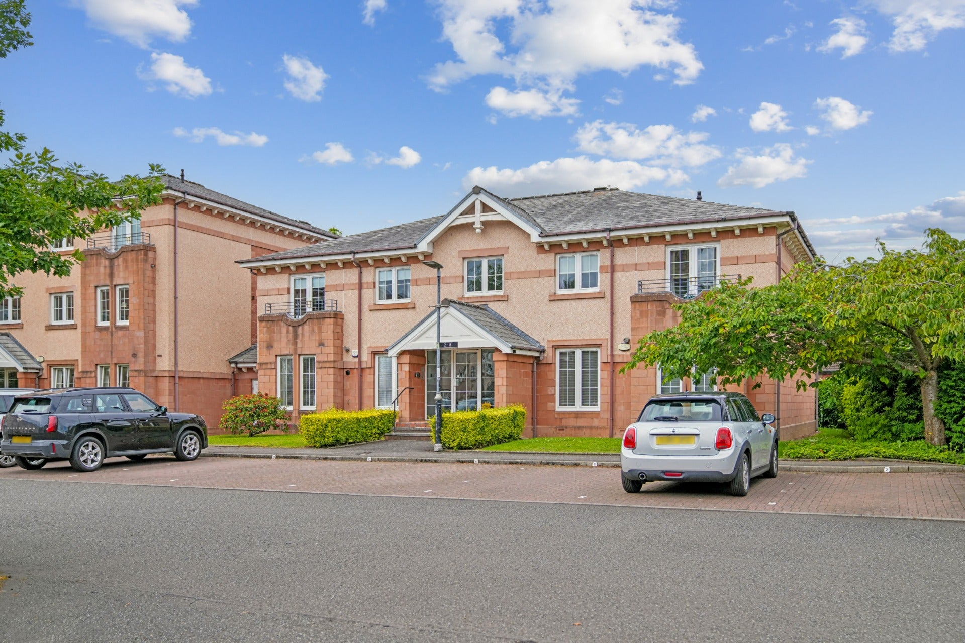 Flat Old Station Court in Bothwell