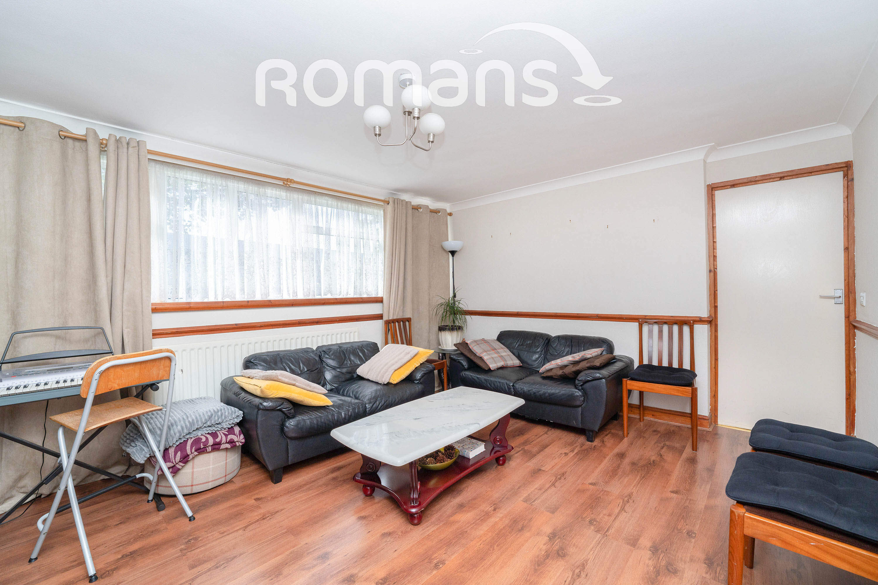 Flat Hornbill Close in London