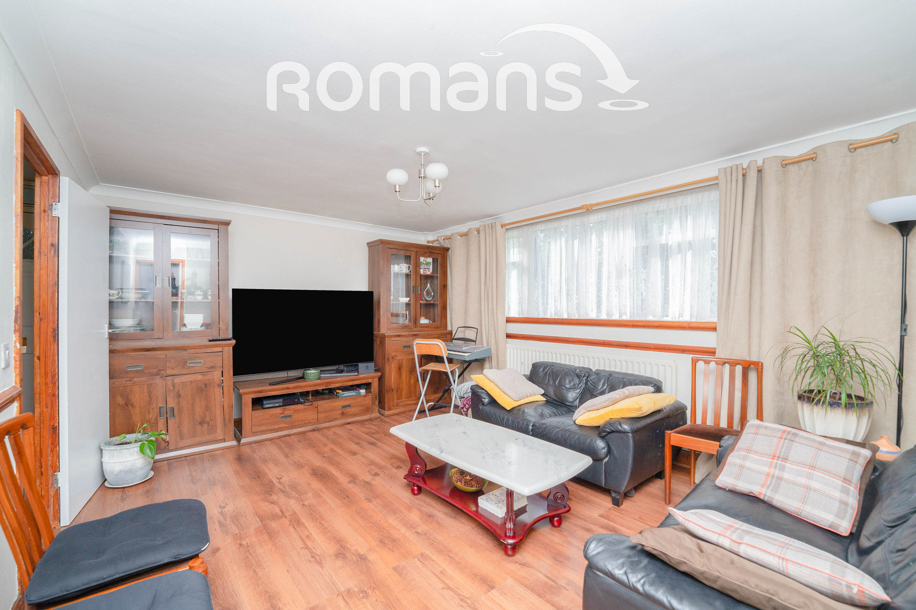Flat Hornbill Close in London