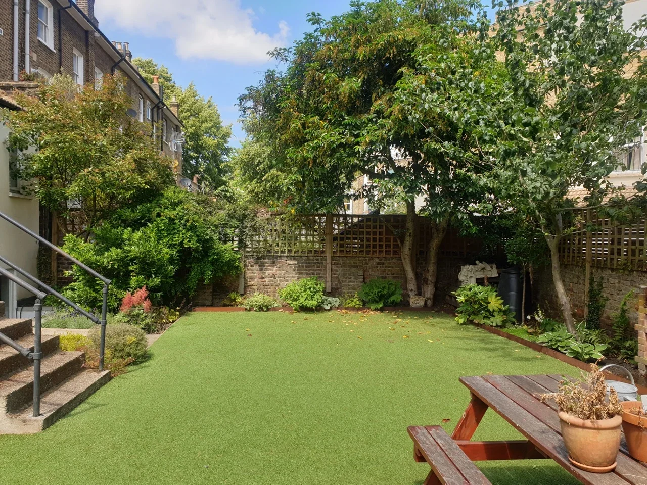 Flat Flaxman Road in Greater London