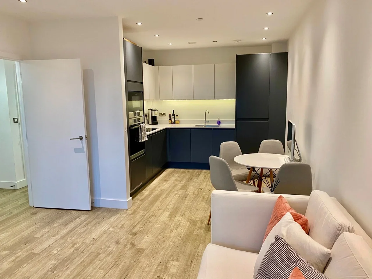 Flat Monier Road in Greater London