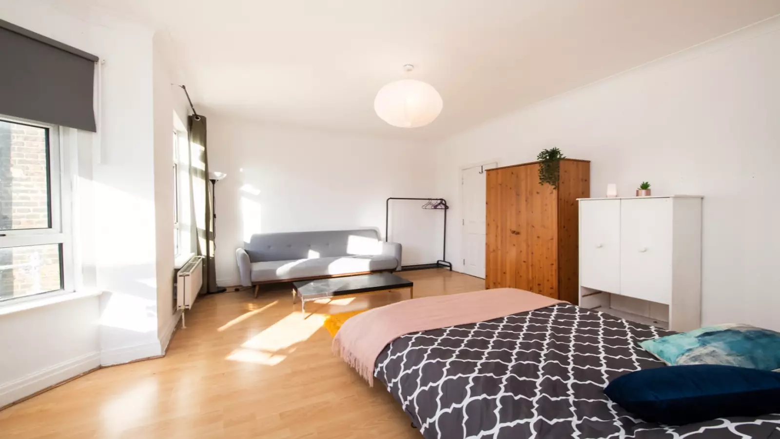 Room Tufnell Park Road in Greater London