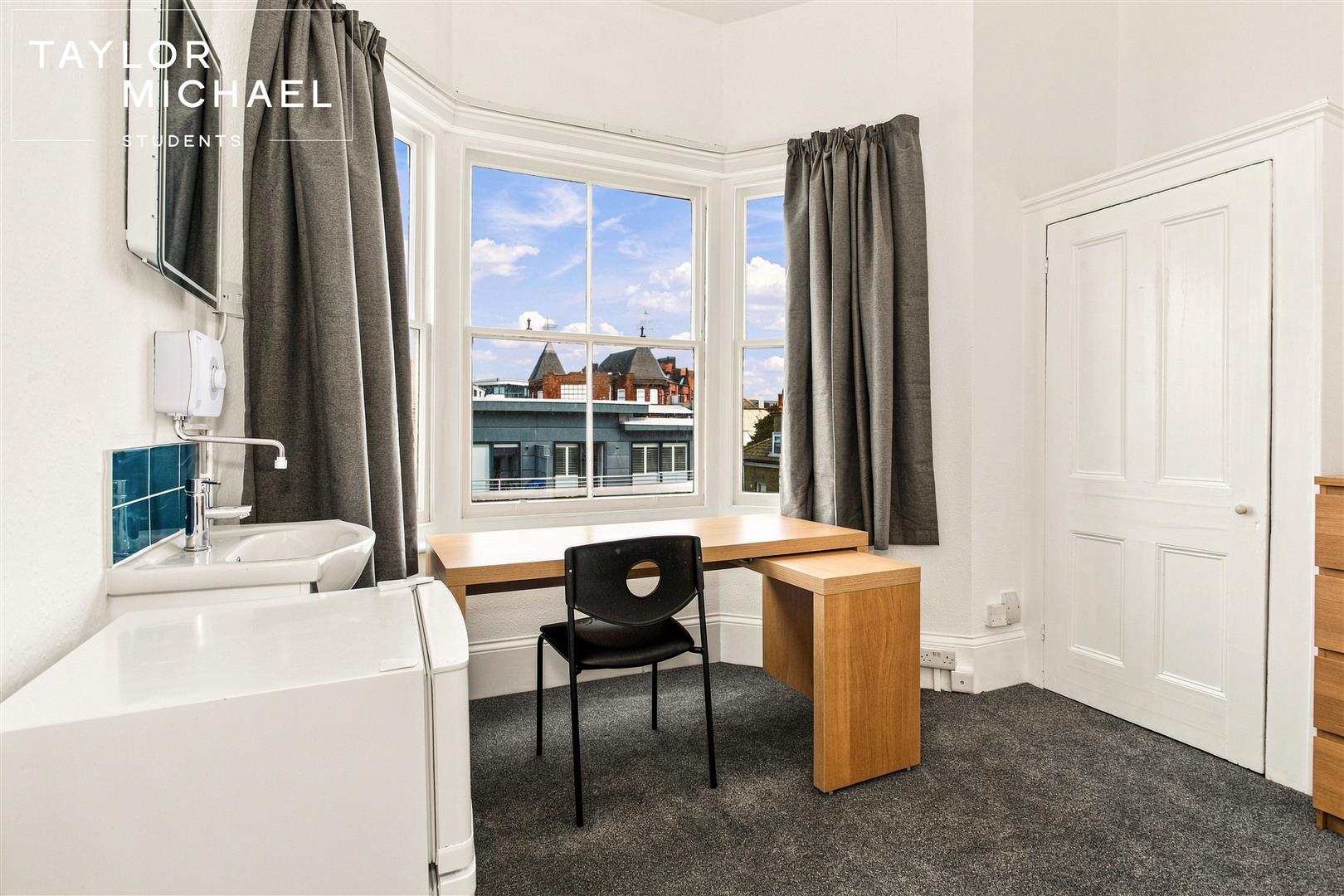 Room Powis Grove in Brighton