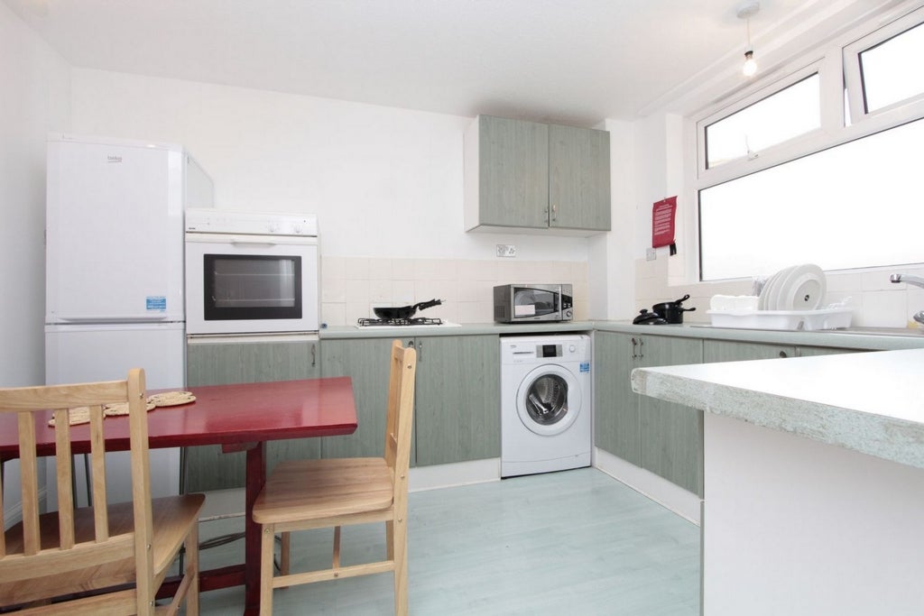 Room Globe Road in Greater London