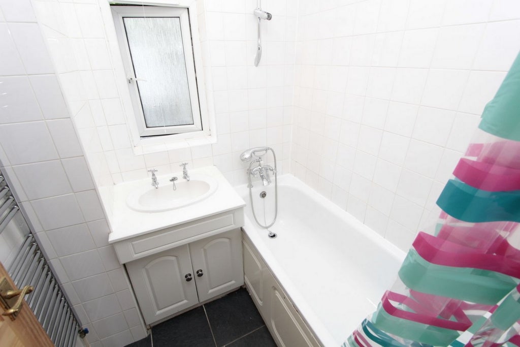 Room Globe Road in Greater London